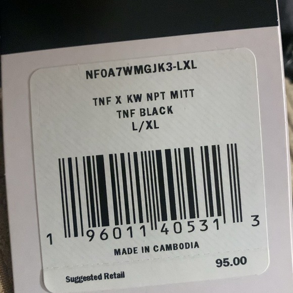 The North Face Mitts NWT XX KAWS - Picture 9 of 9